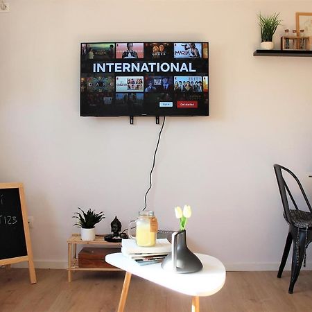 Entire Serviced Apartment With A Beautiful View Тирана Екстер'єр фото