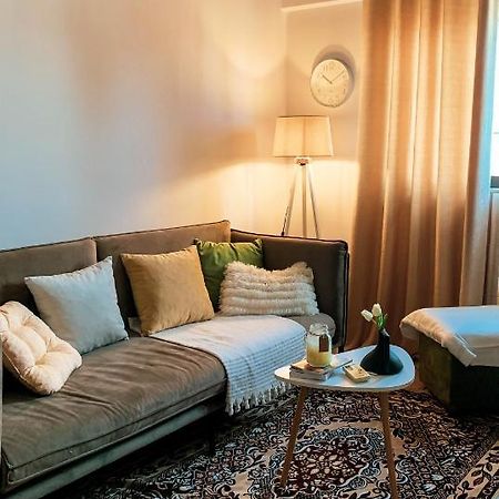 Entire Serviced Apartment With A Beautiful View Тирана Екстер'єр фото