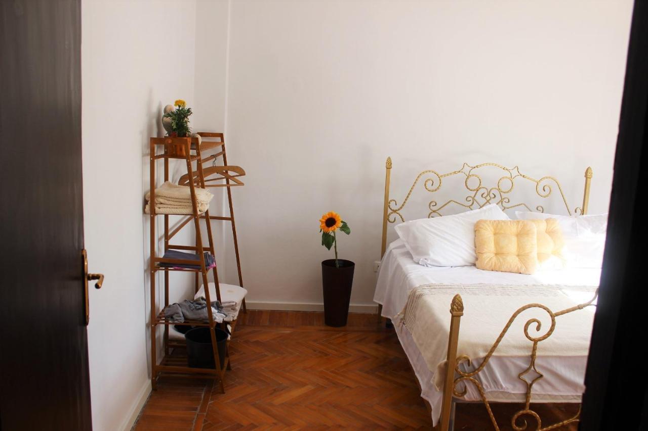 Entire Serviced Apartment With A Beautiful View Тирана Екстер'єр фото