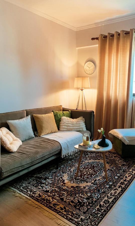 Entire Serviced Apartment With A Beautiful View Тирана Екстер'єр фото